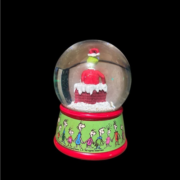 Grinch In Chimney Snow Globe plays Jingle Bells EUC - Picture 7 of 8